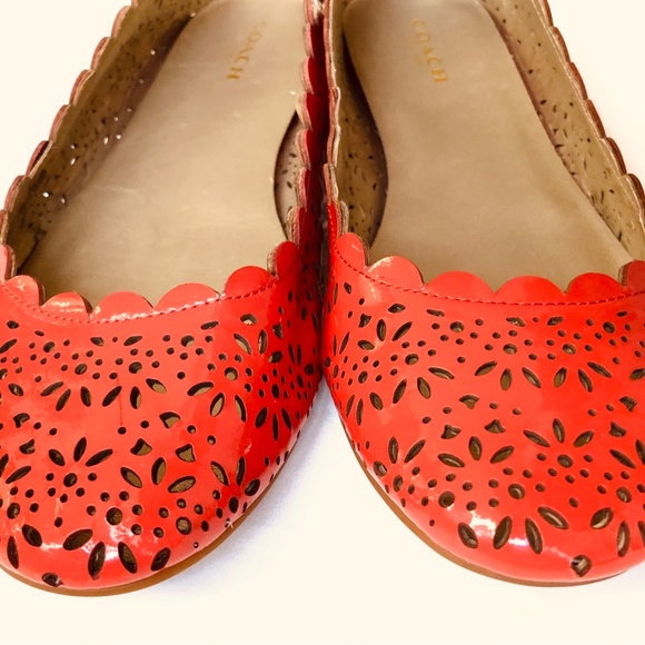 Coach CARSIN Red Laser Cut Out Perforated Patent Leather Ballet Flat Shoes Sz 7 - Picture 2 of 9